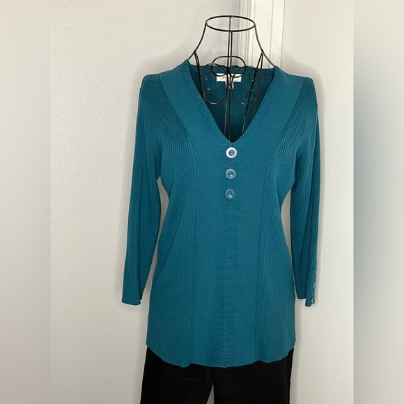 Dressbarn medium turquoise V-neck sweater - Picture 1 of 6